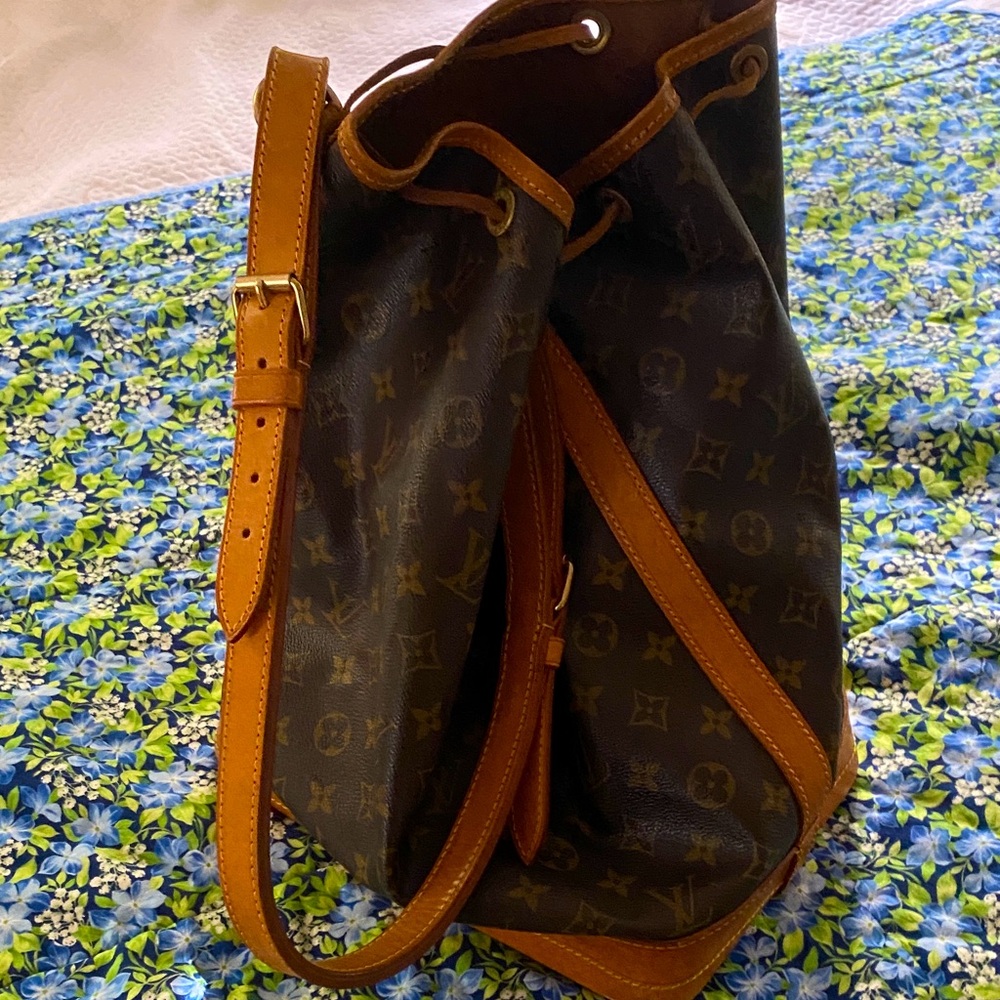 AUTHENTIC Louis Vuitton Monogram Drawstring Bag with Tan Accents